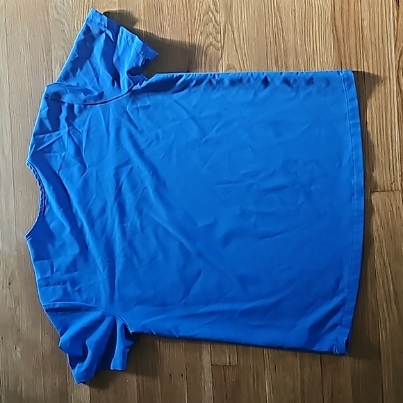 Figs Men's Large Blue Short Sleeve Aya VNeck Medical Scrub Top Tech Collection - Picture 2 of 9